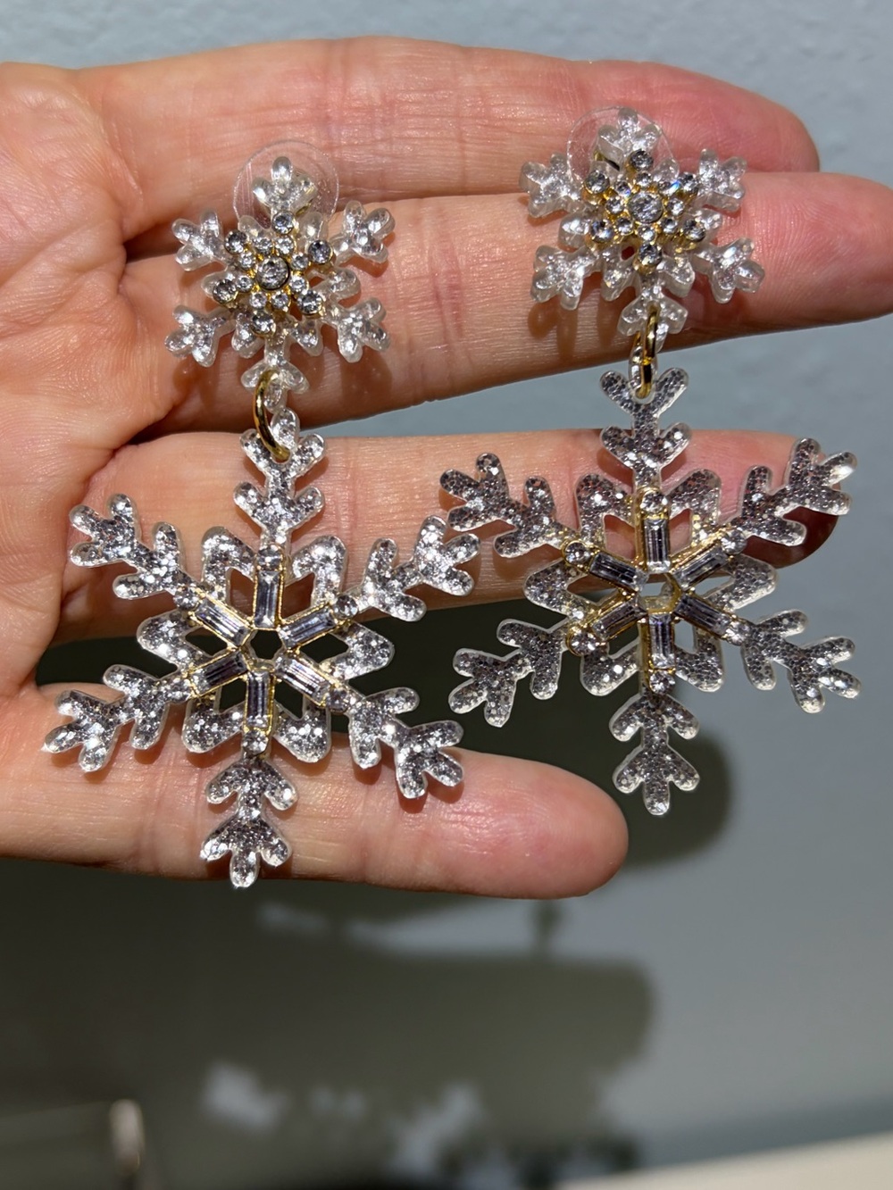 NWOT Silver Sparkly Holiday Winter Crystal Snowflake Drop Pierced Earrings